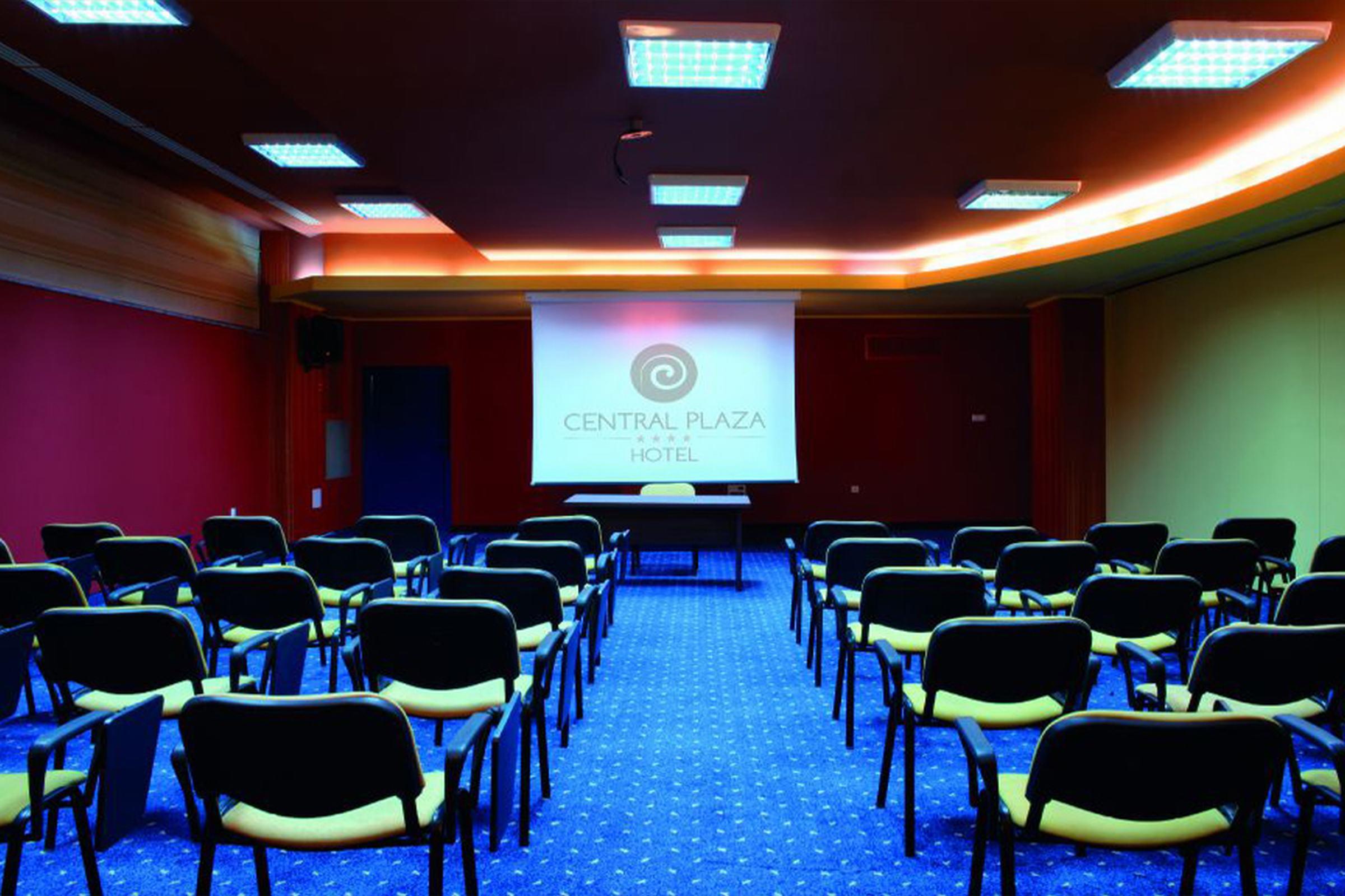 Central Plaza Hotel Piatra Neamt Exterior photo